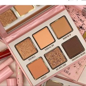 💄KYLIE EYE SHADOW PALETTE